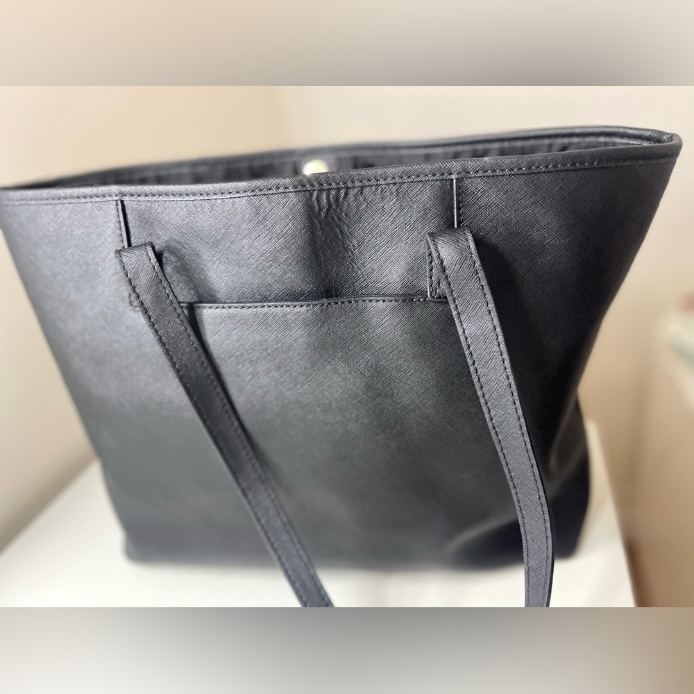 Michael Kors Jet Set medium Black Tote - Picture 4 of 5